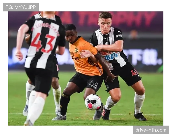 英超关键战局势扑朔迷离 冠军归属与保级悬念并存 英超关键战局势扑朔迷离 冠军归属与保级悬念并存