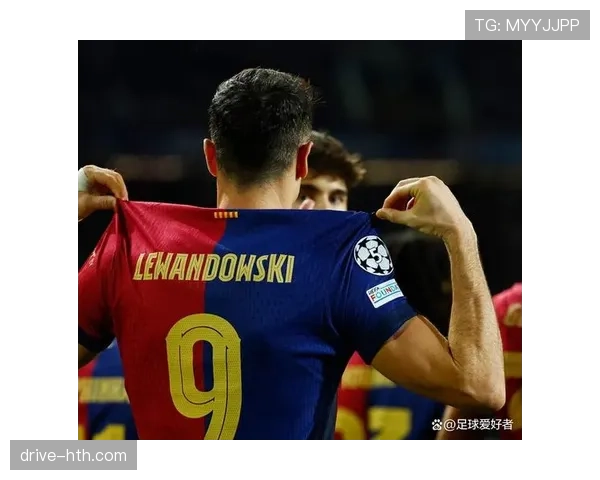 莱万多夫斯基远射建功助球队取胜，状态回暖引关注