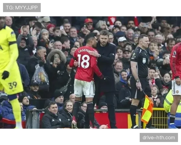 曼联重建藏不住了：赢球越多，体系崩得越快