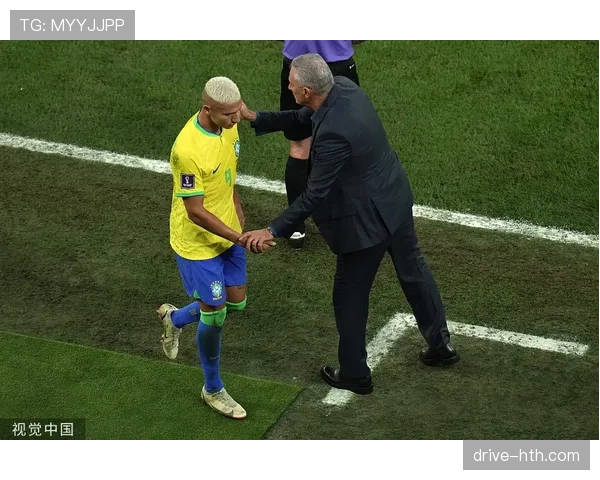 维尼修斯争议背后:比赛风格与判罚尺度如何影响评价 维尼修斯争议背后:比赛风格与判罚尺度如何影响评价