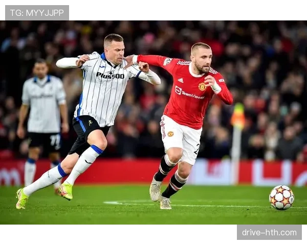 曼联战术执行持续崩盘，场上混乱加剧对赛季走势形成制约