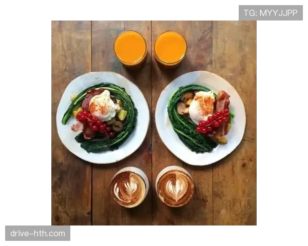 李小鹏刚发的家常早餐，看着像米其林开胃菜，我的外卖券哭了